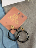 Boucles d’oreilles créoles perles noires et dorées