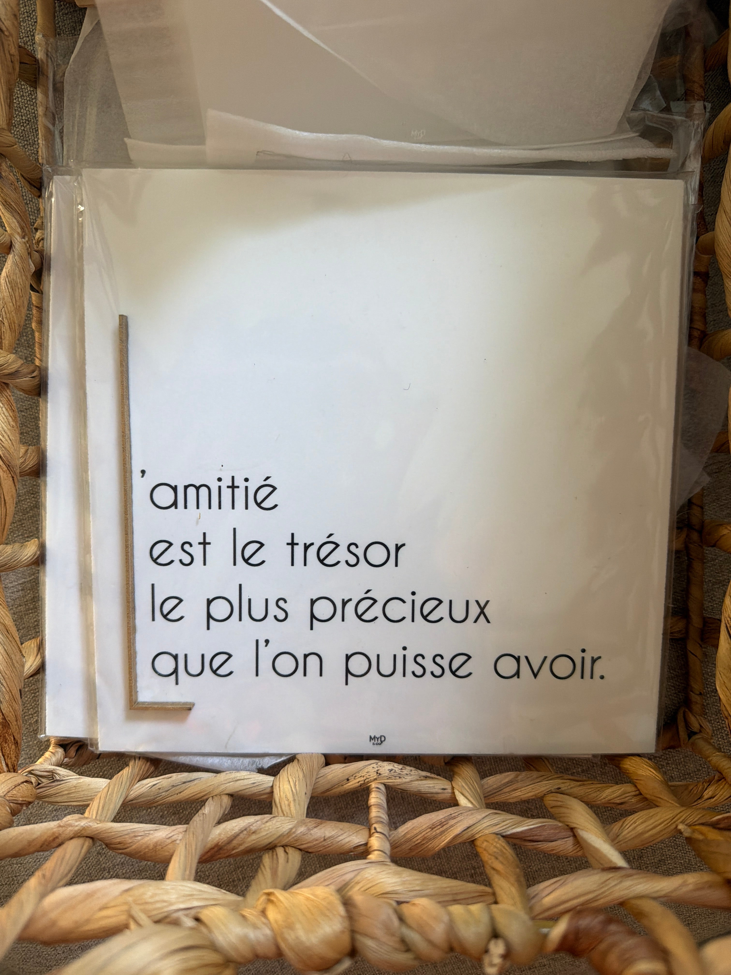 Cadre sur pieds dorés 