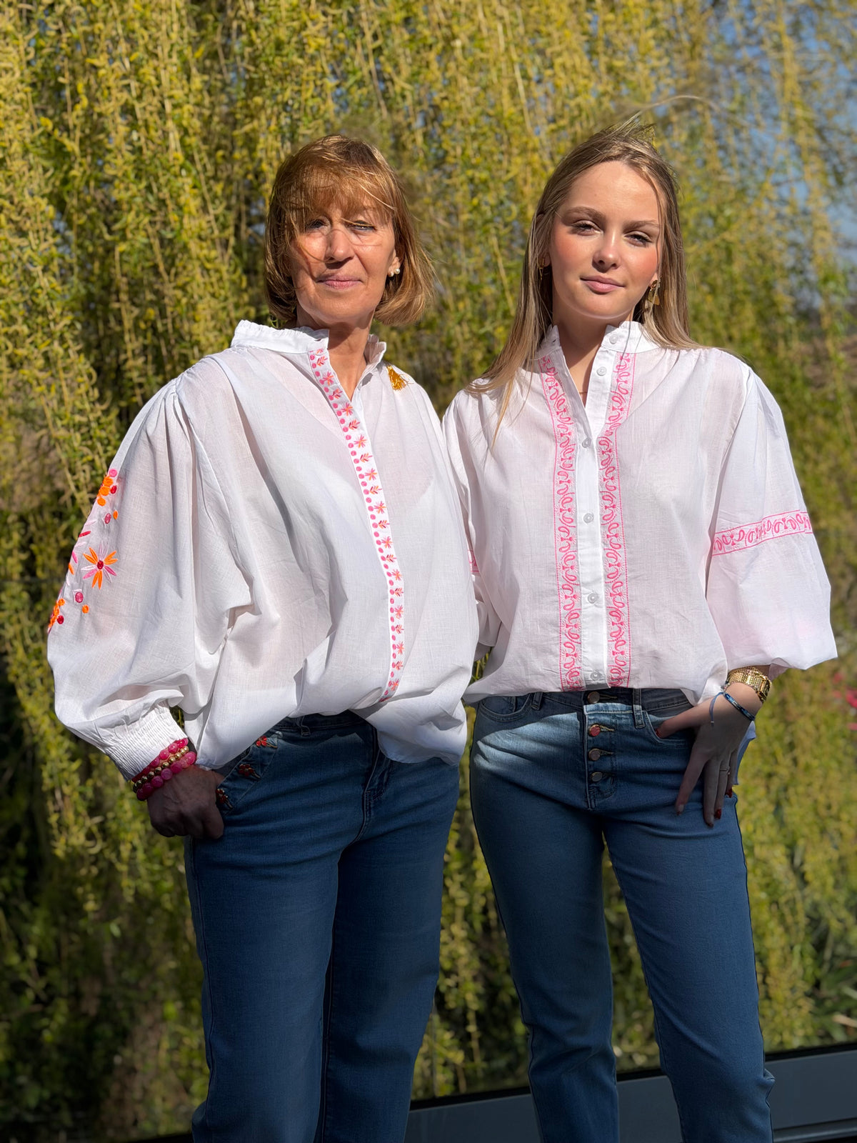 Chemisier blanc brodé roses – Taille unique