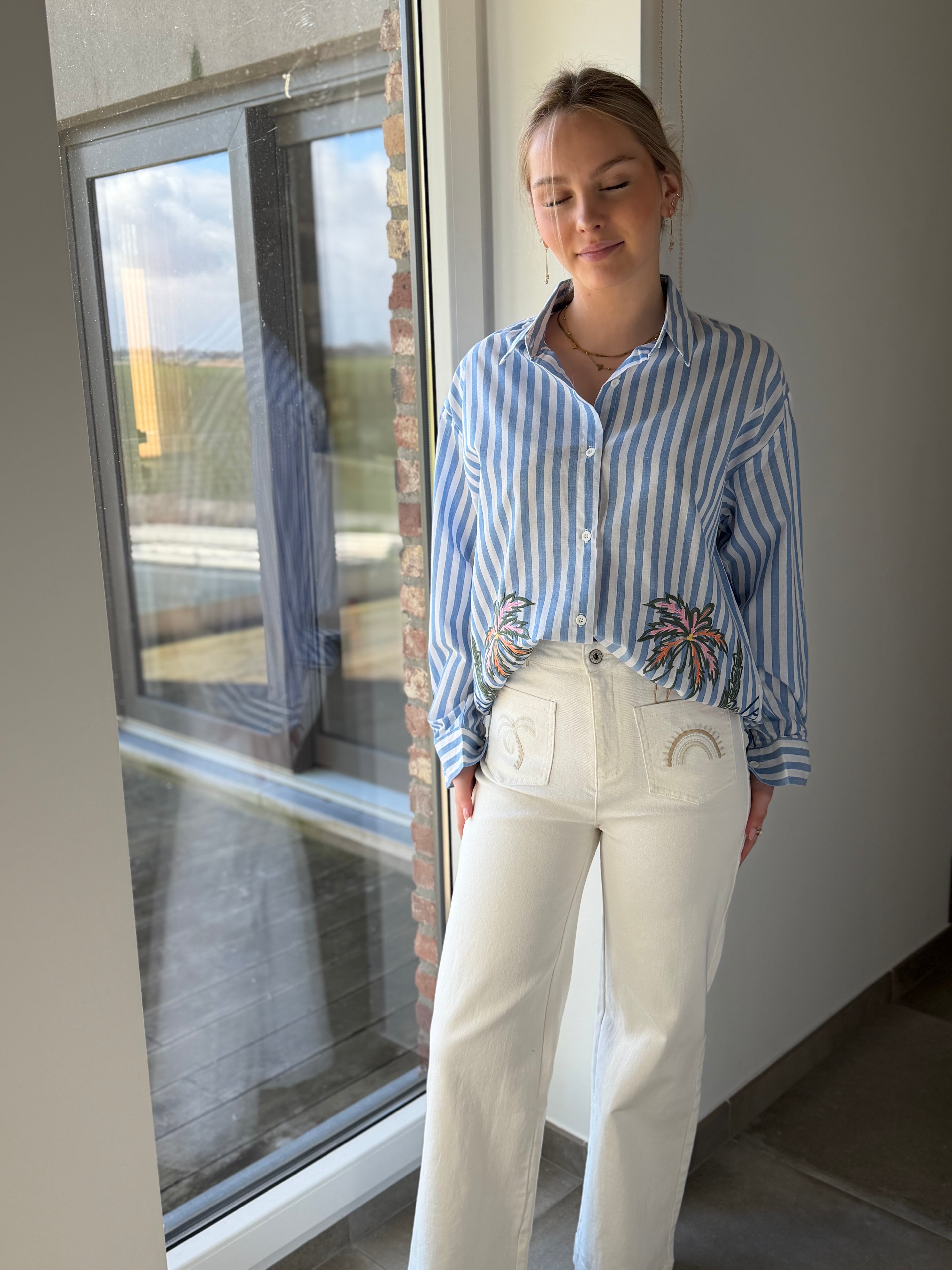 Pantalon blanc poches plaquées palmier