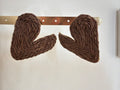 Boucles d’oreilles raffia cœur brun