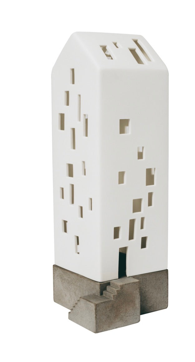 Grande maison socle béton