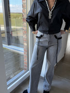 Jeans gris avec rubans noirs 