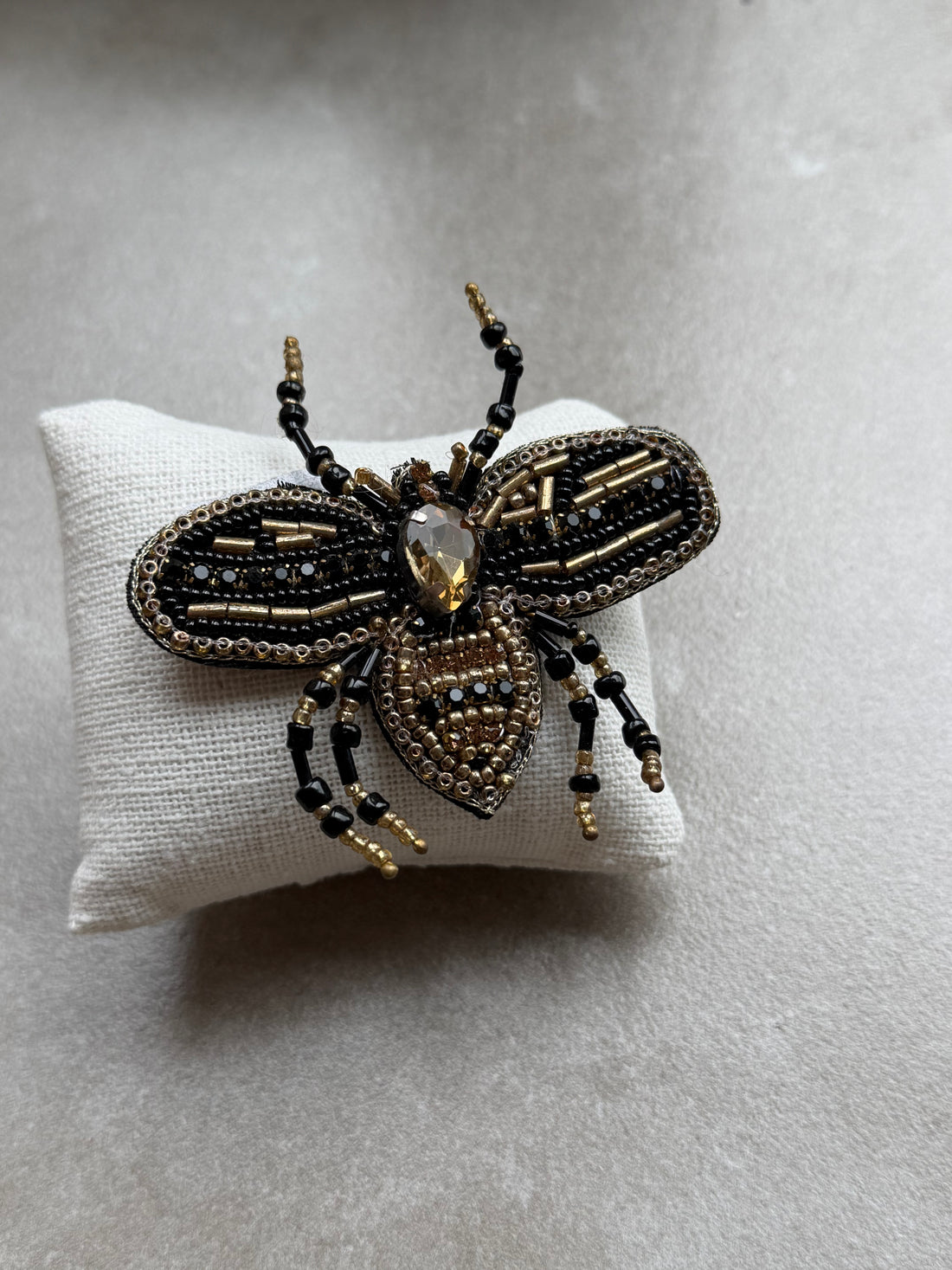 Broche Scarabée doré