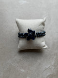 Bracelet en perles avec fleur – Bleu